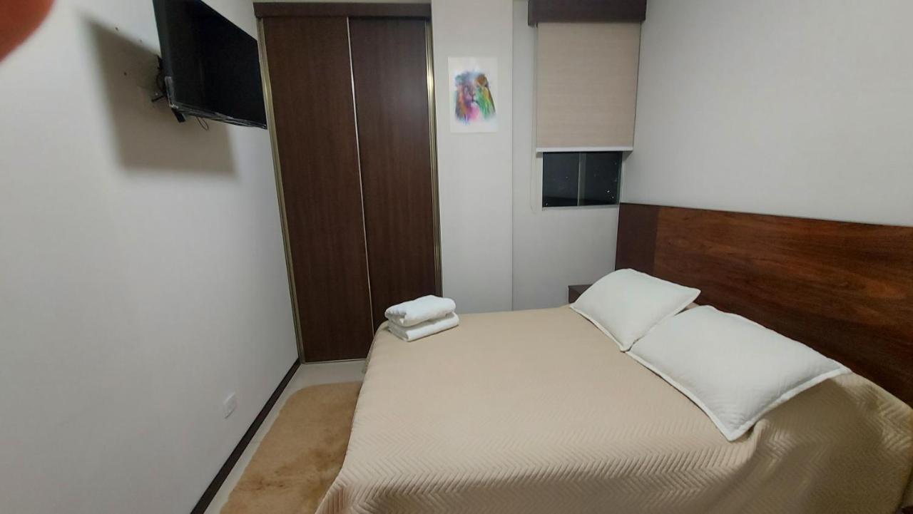 Hermoso Y Unico Apartamento Moderno, En Pleno Centro De Santa Cruz, Con Netflix Wi-Fi De 60 Mb, Estacionamiento Gratis Y Ac En Todos Los Ambientes Santa Cruz de La Sierra Luaran gambar