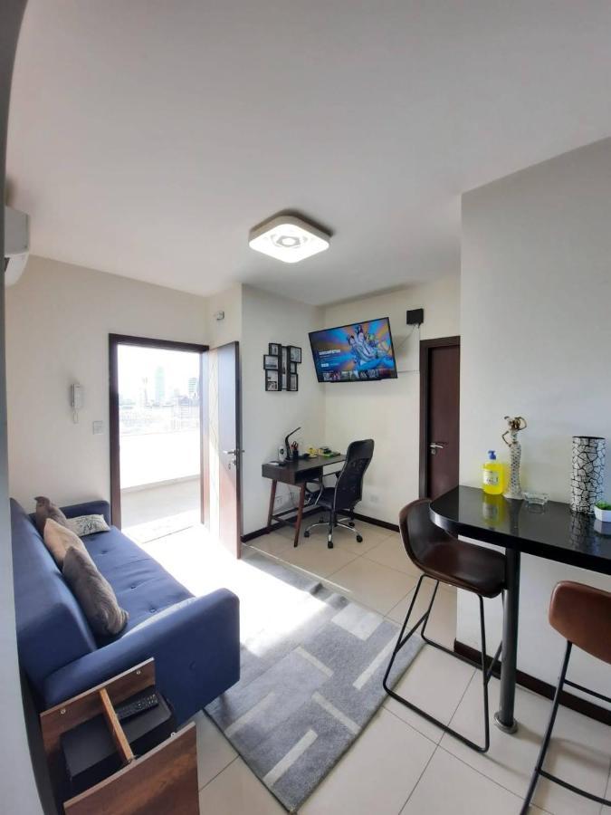 Hermoso Y Unico Apartamento Moderno, En Pleno Centro De Santa Cruz, Con Netflix Wi-Fi De 60 Mb, Estacionamiento Gratis Y Ac En Todos Los Ambientes Santa Cruz de La Sierra Luaran gambar