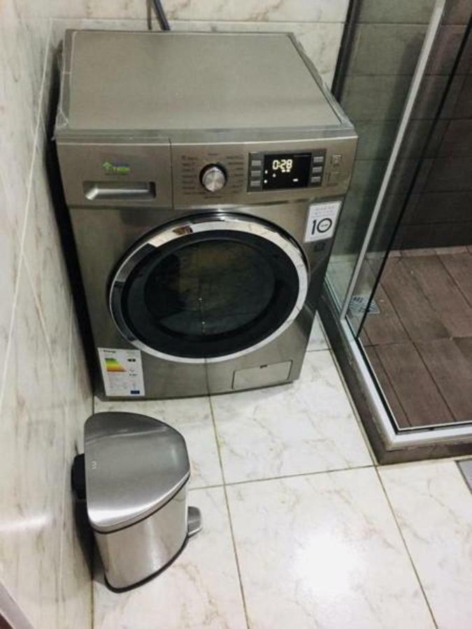 Hermoso Y Unico Apartamento Moderno, En Pleno Centro De Santa Cruz, Con Netflix Wi-Fi De 60 Mb, Estacionamiento Gratis Y Ac En Todos Los Ambientes Santa Cruz de La Sierra Luaran gambar